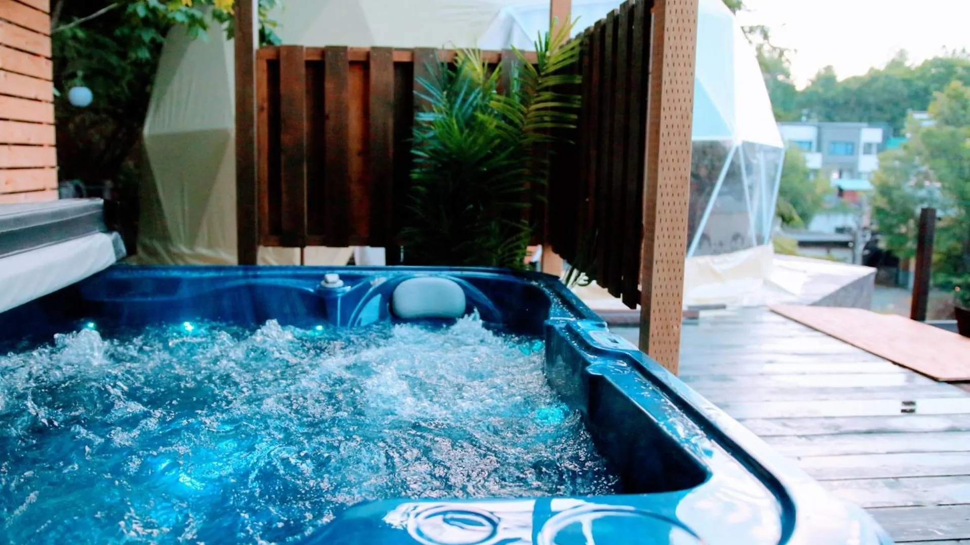 Casa de hóspedes Equipped With Barrel Sauna And Jacuzzi Glamping Villa Carta Sapporo Hokkaido Jpn - Vacation Stay 3011